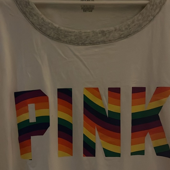 Bnwt Pink Victoria secret tshirt size XL - Picture 3 of 3